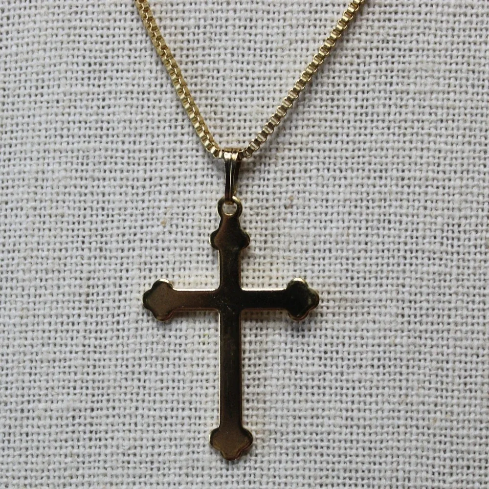 Cross Pendant Necklace Gold Tone Box Chain 19 Inch Budded Religious Jewelry